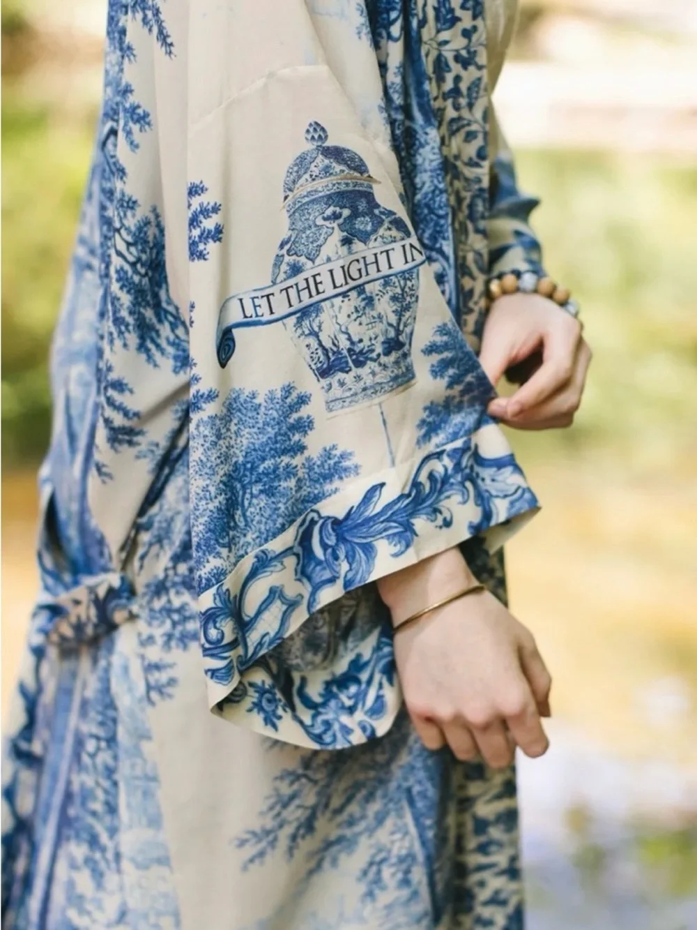 Market of Stars Let the Light In Blue & White Printed Kimono Robe - Women - Picture 5 of 7